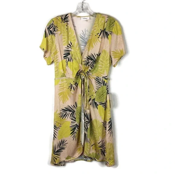 Bohme Floral Shauna Adjustable Short Sleeve Wrap Dress in Apricot - Picture 1 of 11